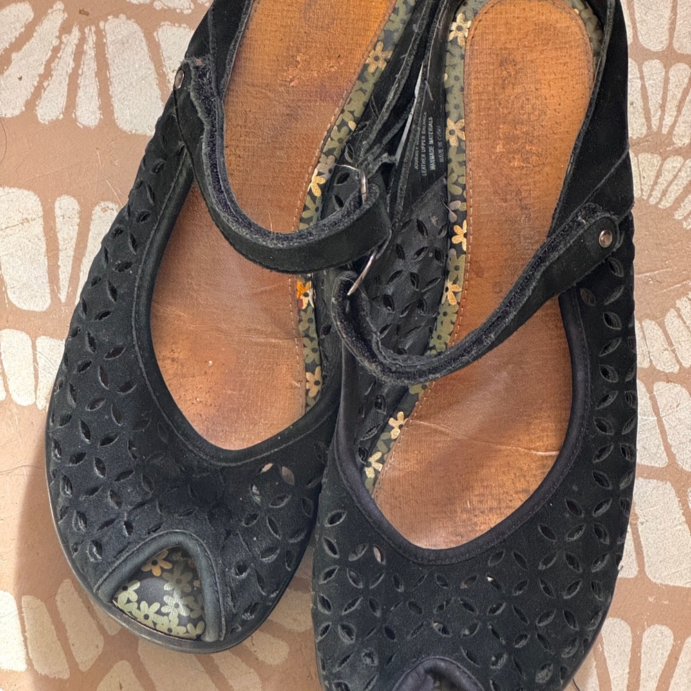 Jambu Black Cutout Flats
